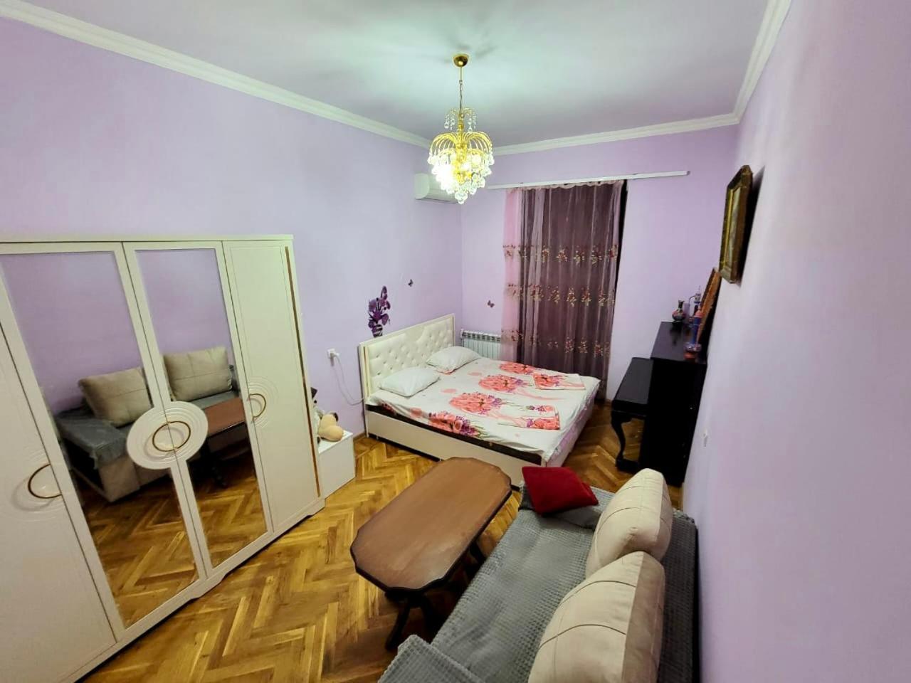 Karson Family Hostel & Guest House เยเรวาน ภายนอก รูปภาพ